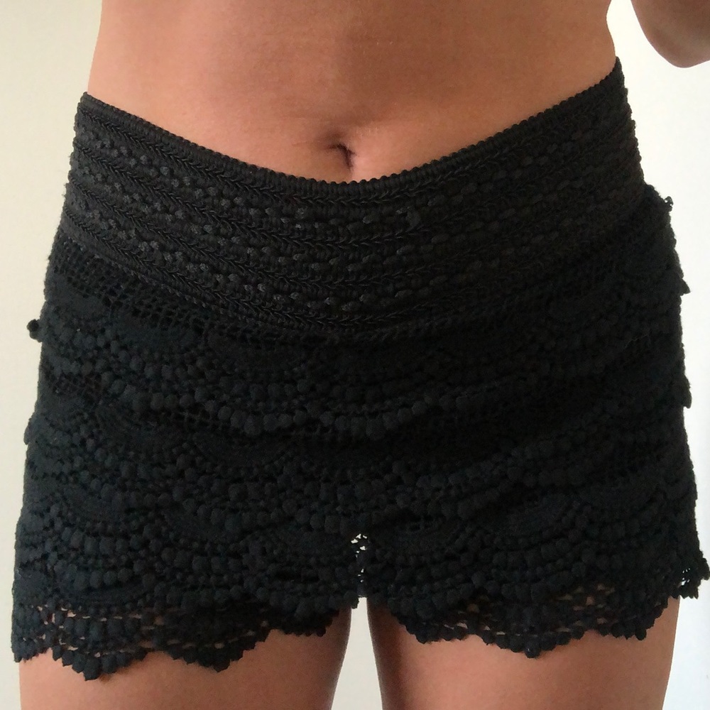 Cute black shorts with designs. S